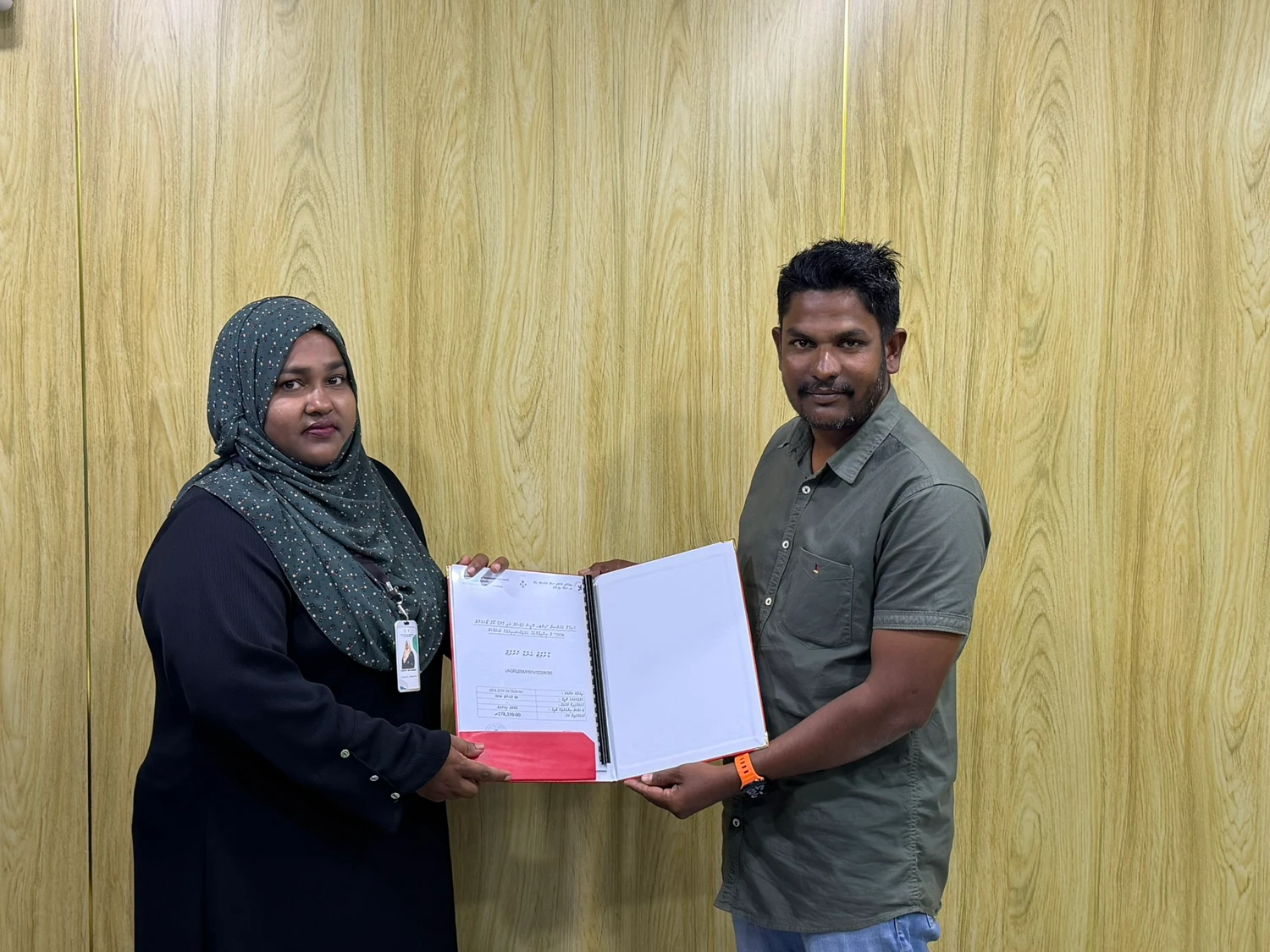 ހަނިމާދޫ ކައުންސިލް އިންޓަރ އޮފީސް ފުޓްސަލް އަދި ހޭންޑްބޯޅަ މުބާރާތް 2026 އިންތިޒާމްކޮށް ހިންގުމަށް "ޑްރާފްޓް އެންޑް ކްރާފްޓް" އާއެކު އެއްބަސްވުމުގައި ސޮއިކޮށްފި