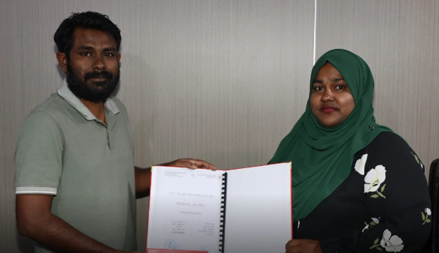 ހަނިމާދޫ ކައުންސިލަށް ކޮމްޕެކްޓަރ ލޮރީއެއް ސަޕްލައި ކުރުމުގެ މަސައްކަތް